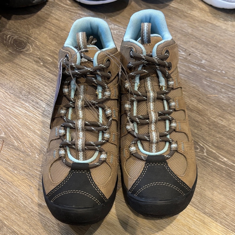 Clarks outdoor Women's Brown and Black Athletic Shoes